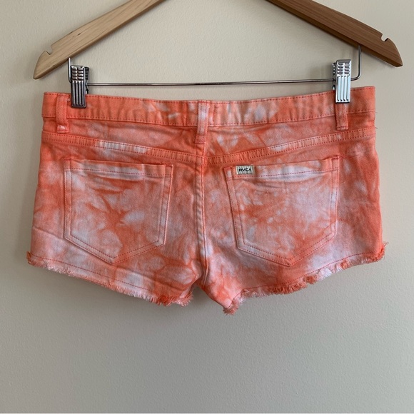RVCA . Nature X Industry Tie-Dye Shorts . - Picture 4 of 5